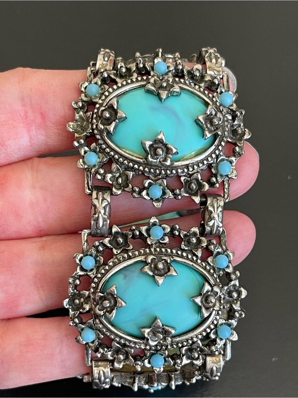 Vintage faux Turquoise Floral Silver-Tone chunky Bracelet .